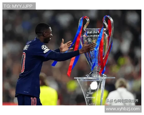 足球明星背后的故事：父母的支持与牺牲成就了他的辉煌之路