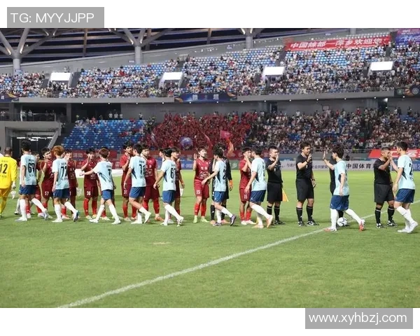 足球明星与儿子温馨互动视频合集展现亲子情深与运动魅力